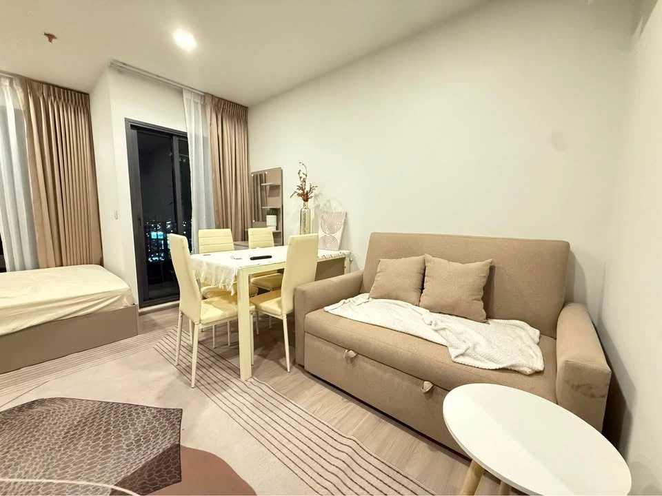For rent: Aspire Sukhumvit-Rama 4, high floor unit, ready to move in, fully furnished. Book now before it's too late!!!