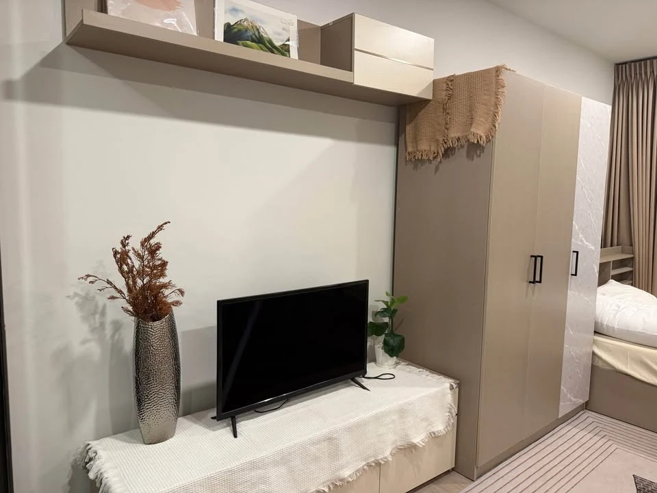 For rent: Aspire Sukhumvit-Rama 4, high floor unit, ready to move in, fully furnished. Book now before it's too late!!!