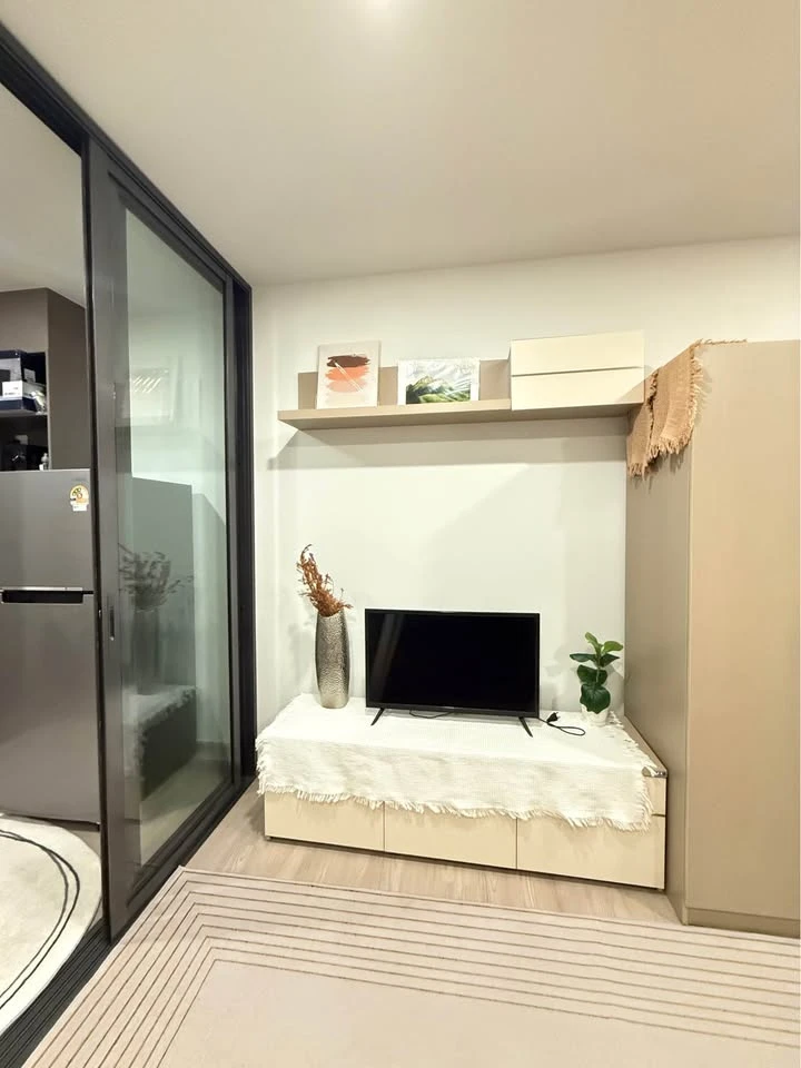 For rent: Aspire Sukhumvit-Rama 4, high floor unit, ready to move in, fully furnished. Book now before it's too late!!!