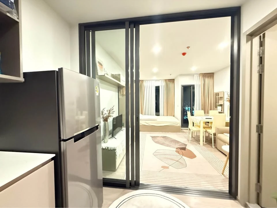For rent: Aspire Sukhumvit-Rama 4, high floor unit, ready to move in, fully furnished. Book now before it's too late!!!