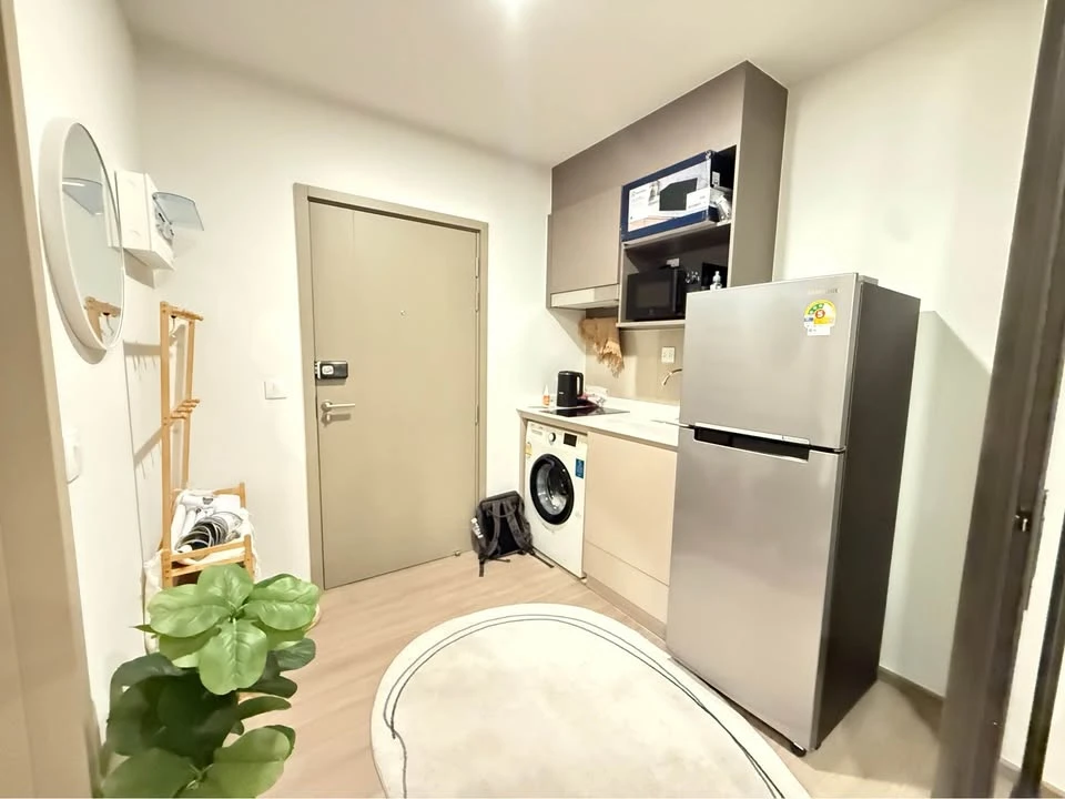 For rent: Aspire Sukhumvit-Rama 4, high floor unit, ready to move in, fully furnished. Book now before it's too late!!!