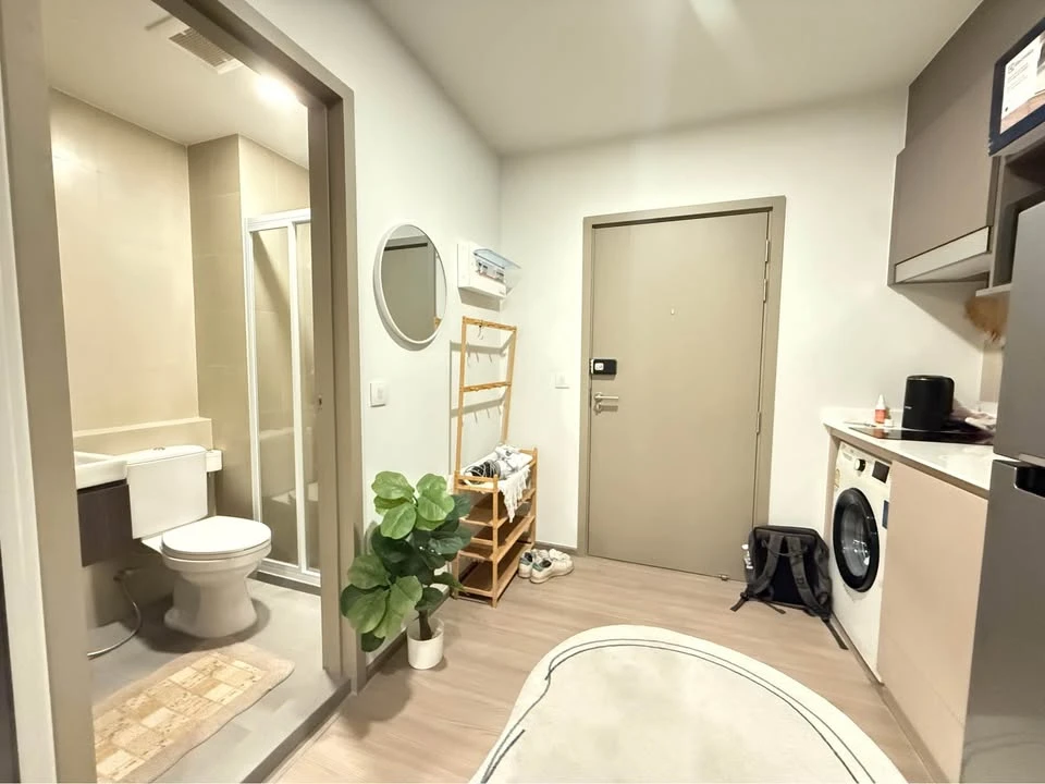 For rent: Aspire Sukhumvit-Rama 4, high floor unit, ready to move in, fully furnished. Book now before it's too late!!!