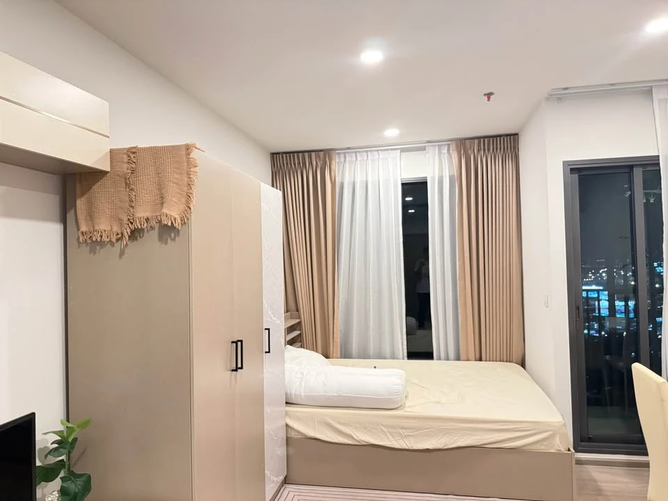 For rent: Aspire Sukhumvit-Rama 4, high floor unit, ready to move in, fully furnished. Book now before it's too late!!!
