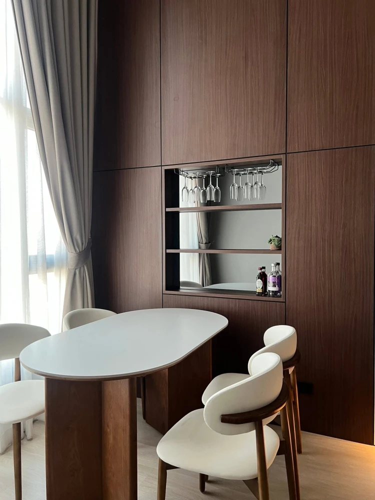 For rent: Aspire Vibha-Victory, a two-story condo on a very high floor. It has an additional room that can be used as a bedroom or a study/office. Boo