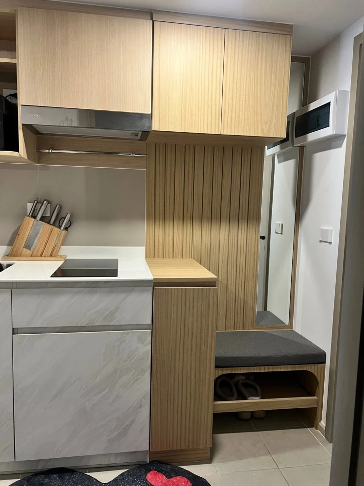 For rent: Aspire Vibha-Victory, a two-story condo on a very high floor. It has an additional room that can be used as a bedroom or a study/office. Boo