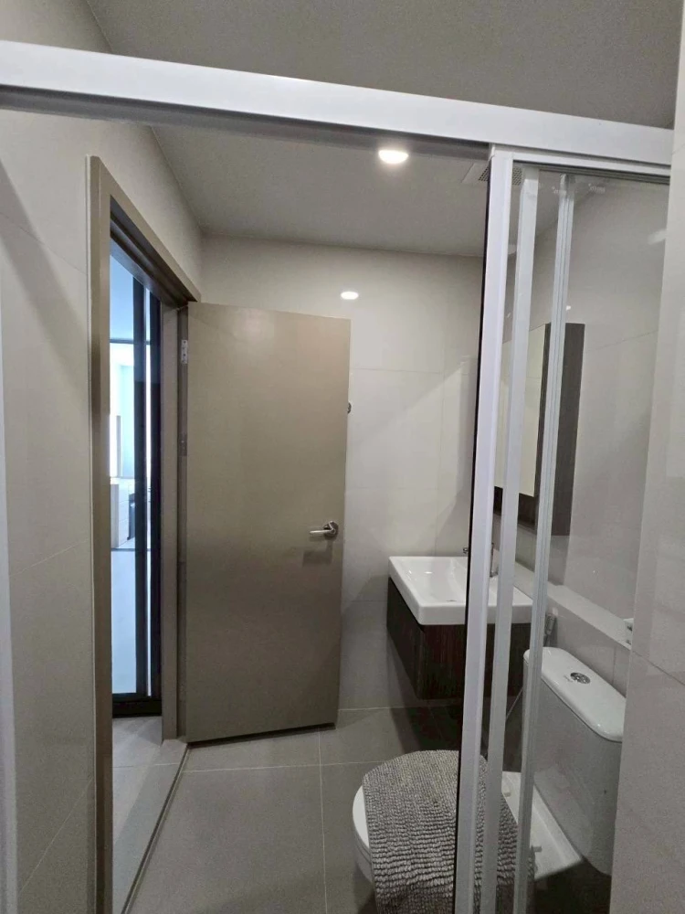 For rent: Aspire Vibha-Victory. Unobstructed view, good ventilation, beautiful room, fully furnished, ready to move in immediately.