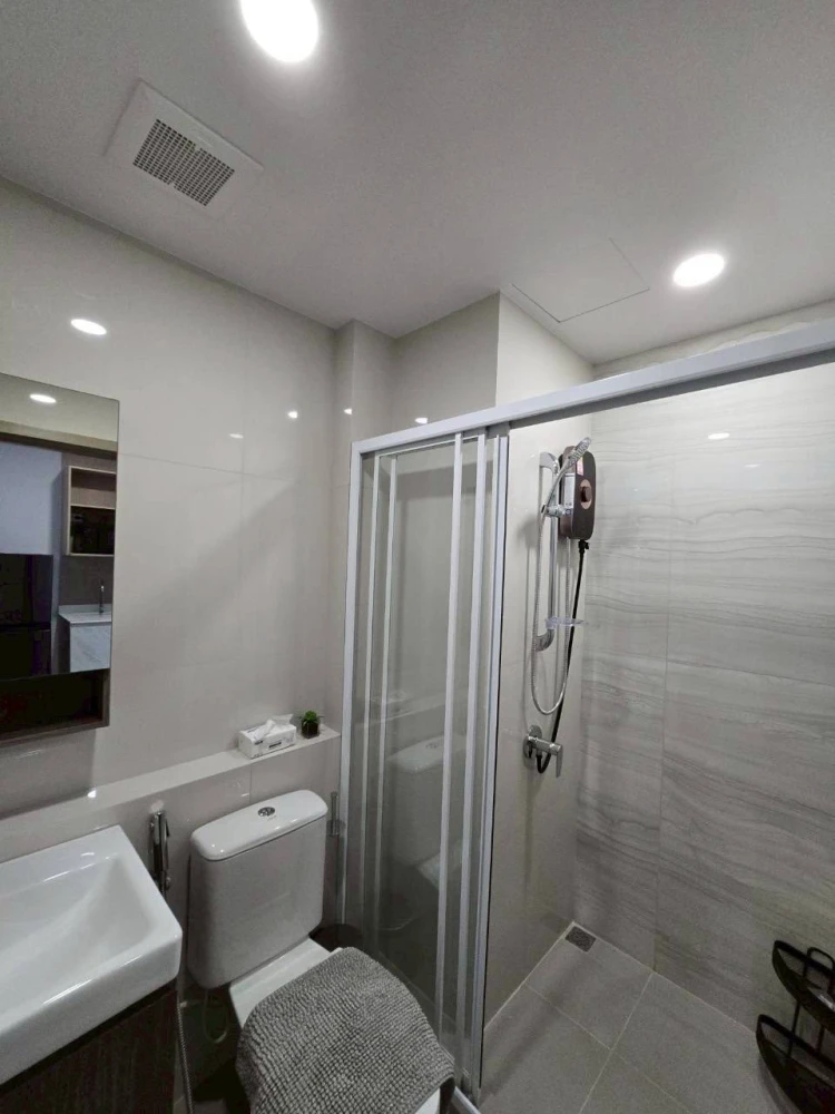 For rent: Aspire Vibha-Victory. Unobstructed view, good ventilation, beautiful room, fully furnished, ready to move in immediately.