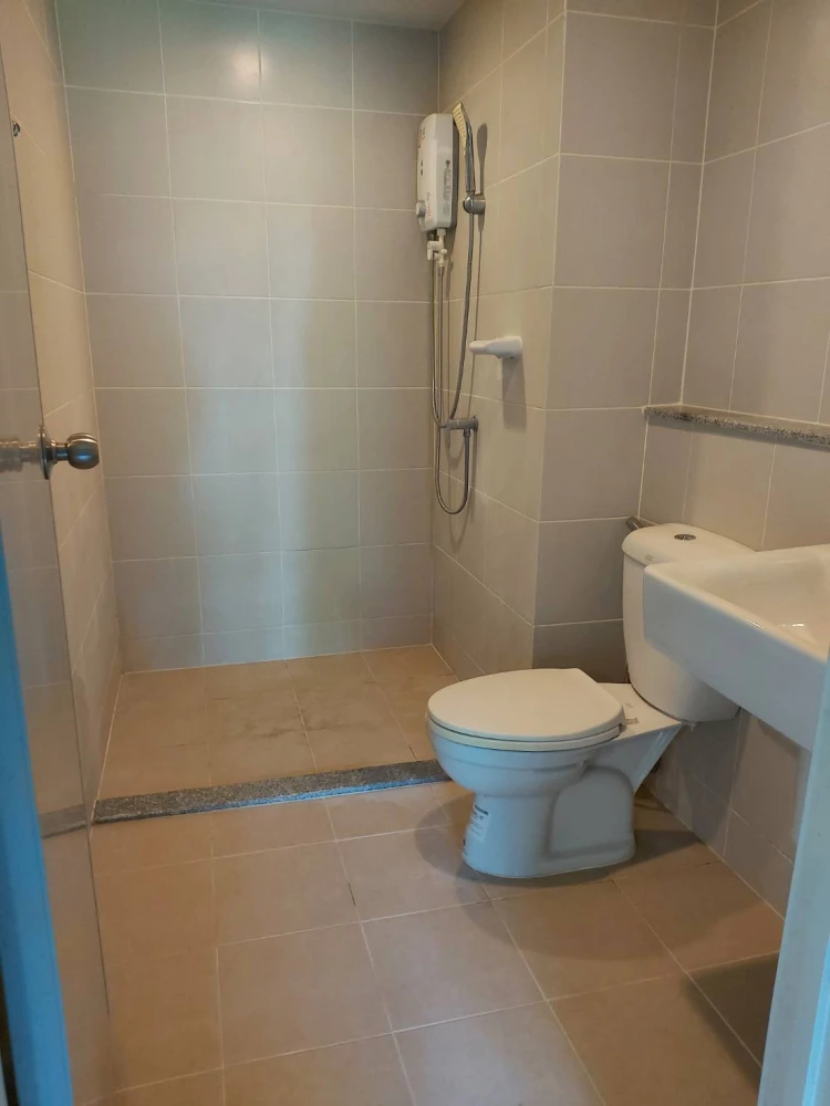 For rent Aspire Wutthakat, well-separated room, very good price, come and reserve it now, don't miss out.