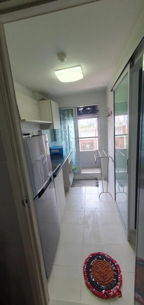 For rent: Aspire Wutthakat, 5th floor unit, fully furnished with appliances. Just bring your suitcase and move in!