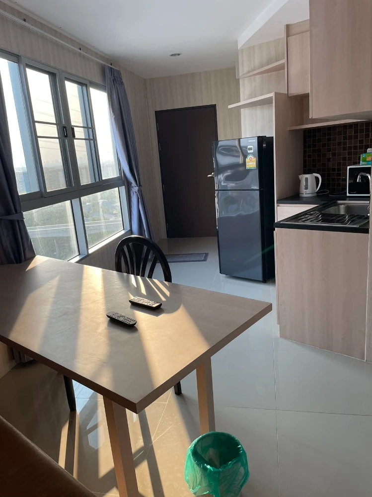 For rent: Assakarn Place Srinakarin, 10th floor, fully furnished room, ready to move in. Interested? Book now, don't wait.