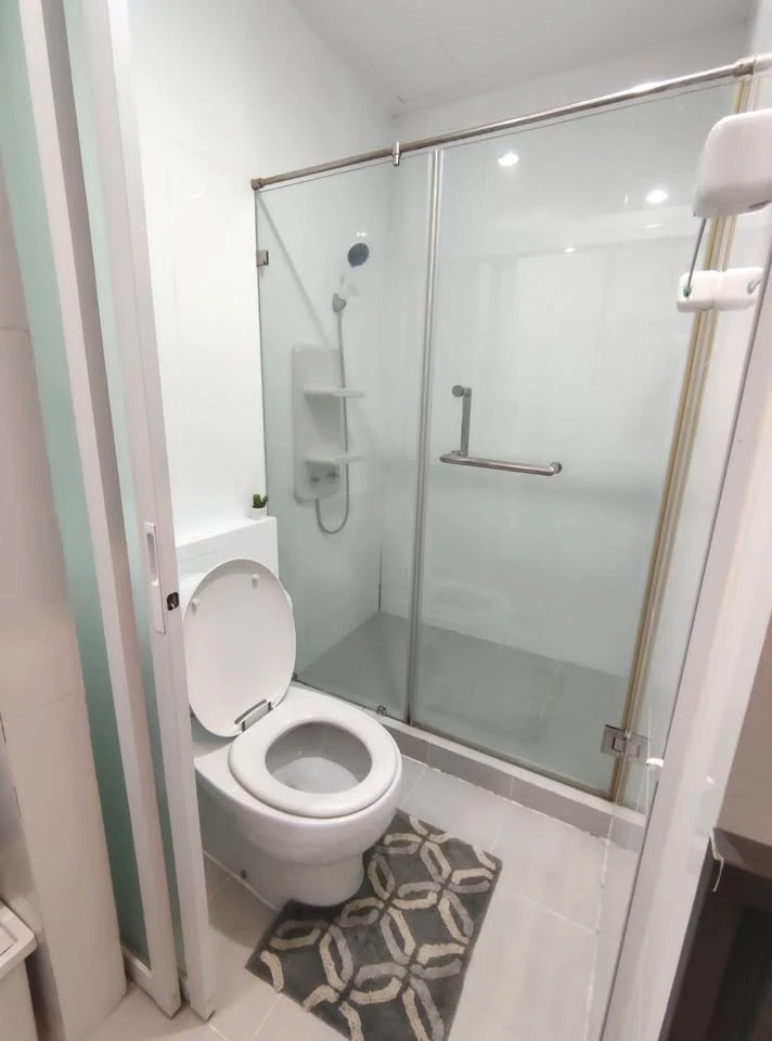 Astro Condominium for rent, spacious room, lots of usable space, beautifully decorated in a cool tone, fully furnished, reserve now!