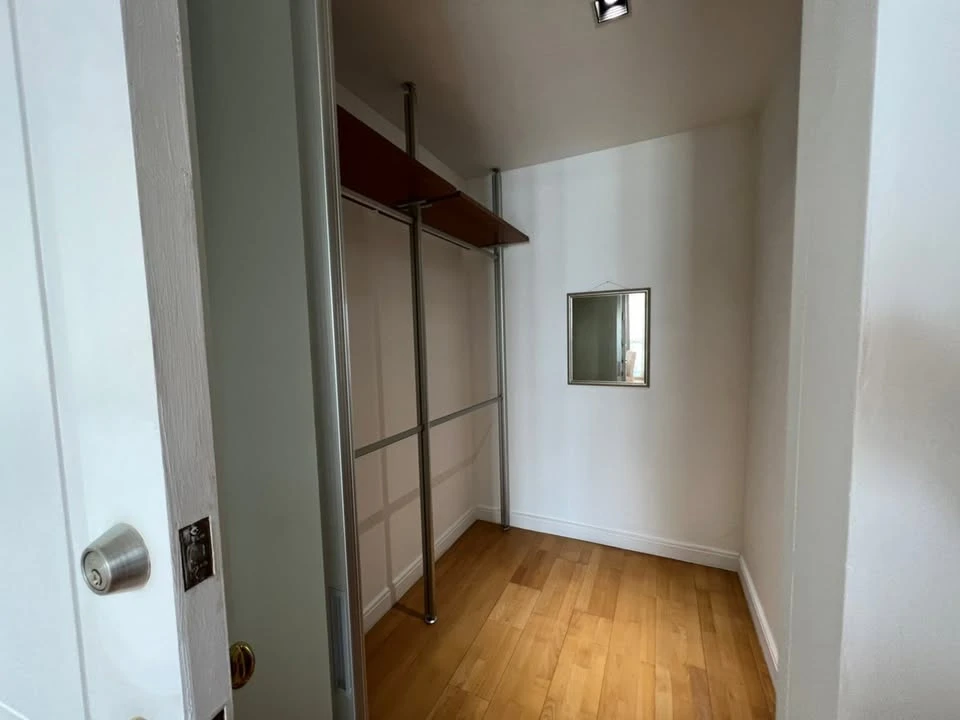 ให้เช่า Athenee Residence ห้องชั้นสูงพร้อมอยู่ เฟอร์พร้อม ห้องกว้างขวางจองเลย