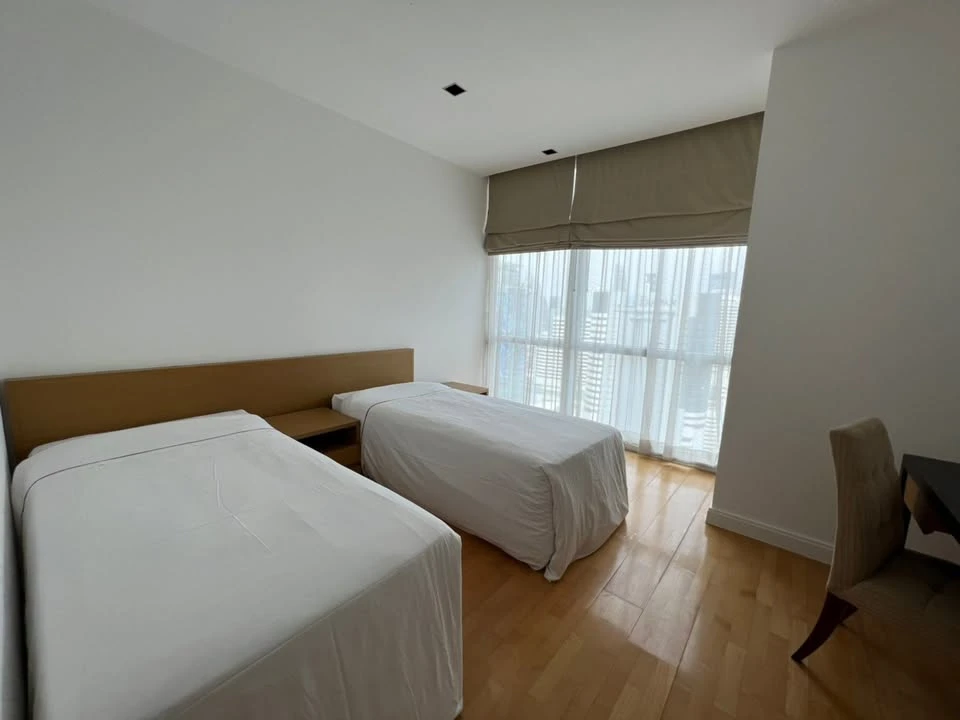 ให้เช่า Athenee Residence ห้องชั้นสูงพร้อมอยู่ เฟอร์พร้อม ห้องกว้างขวางจองเลย