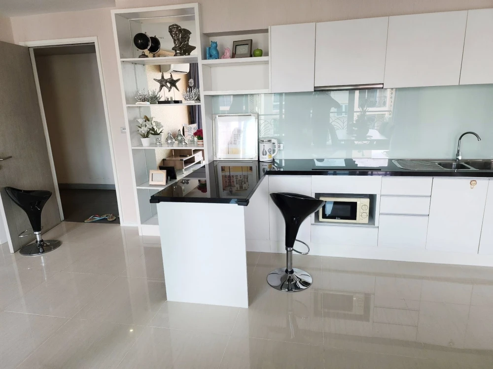 For rent: Atlantis Condo Resort Pattaya, spacious room, lots of usable space, complete amenities, beautiful view, reserve now!