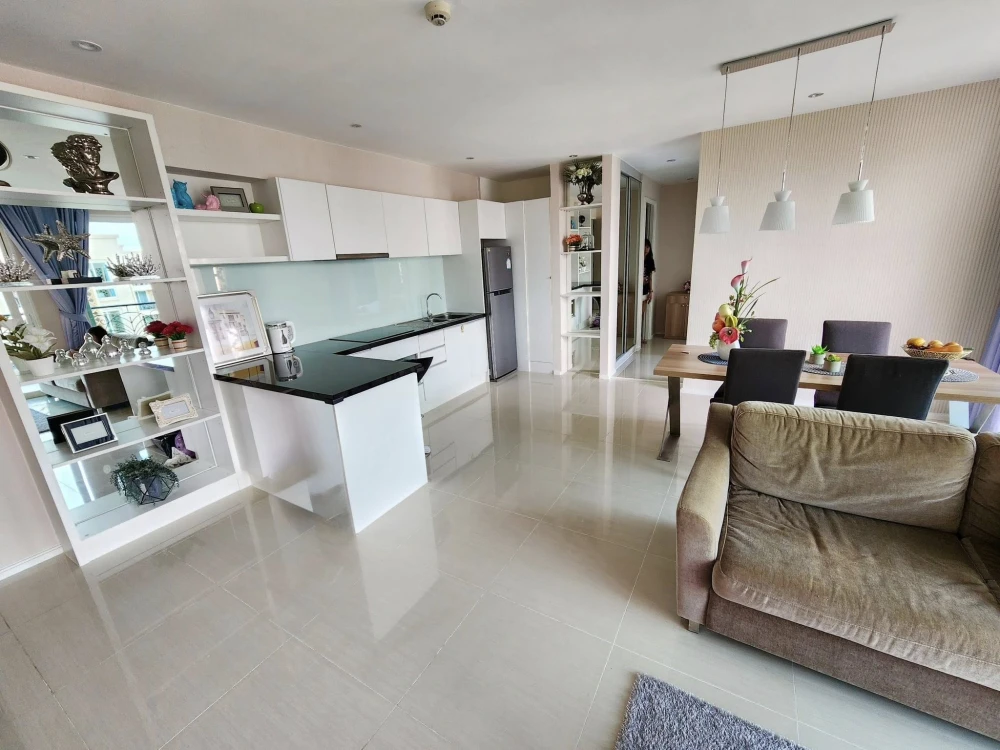 For rent: Atlantis Condo Resort Pattaya, spacious room, lots of usable space, complete amenities, beautiful view, reserve now!