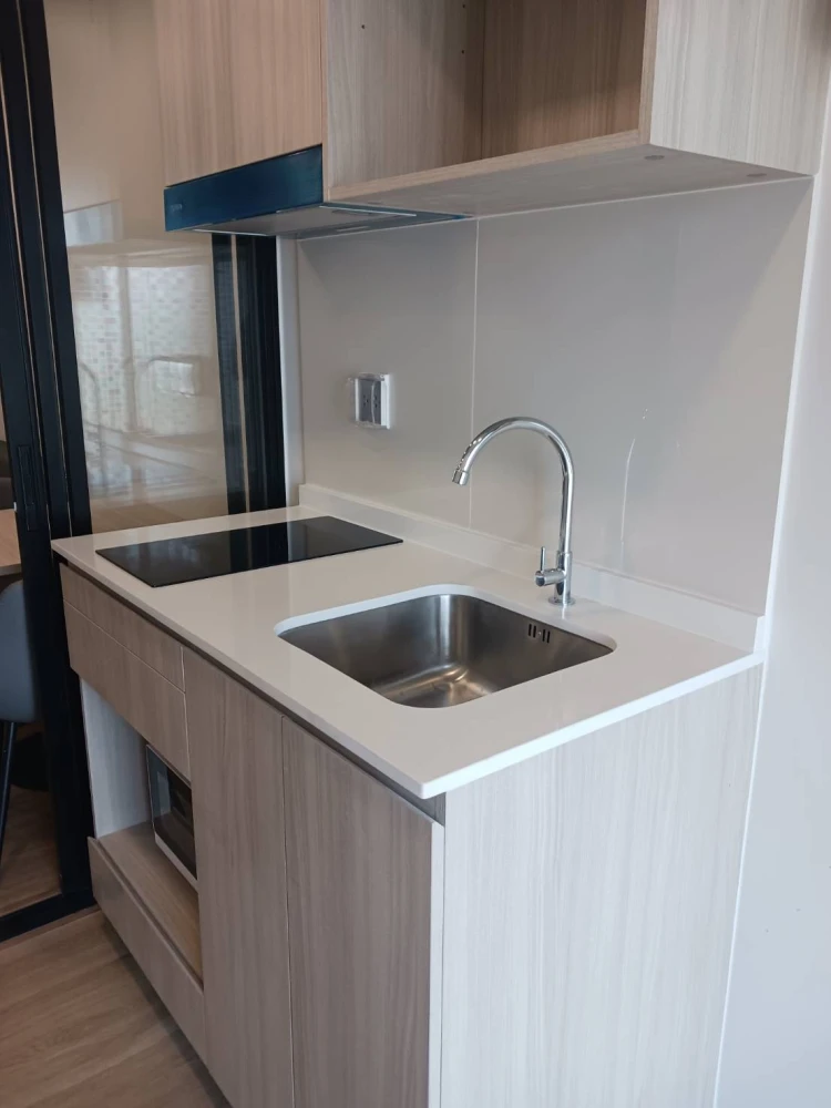 For rent: Atmoz Flow Minburi. Separate bedroom and kitchen. Excellent common areas with plenty of amenities. Book now!