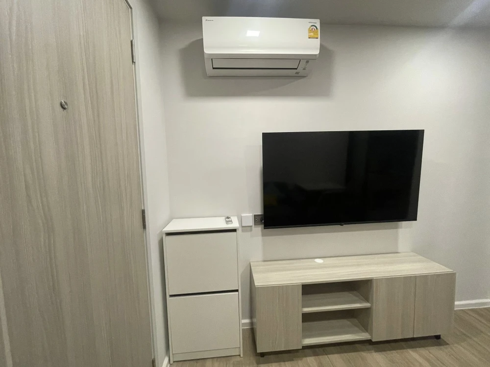 For rent: Atmoz Flow Minburi, ready-to-move-in room with complete furniture and appliances. Affordable price. Book now!