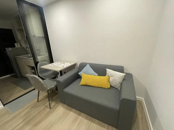 For rent: Atmoz Flow Minburi, ready-to-move-in room with complete furniture and appliances. Affordable price. Book now!