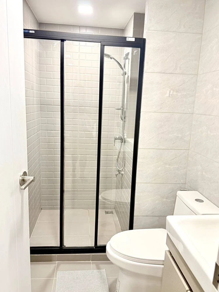 For rent: Atmoz Flow Minburi, ready to move in, fully furnished. Book now before it's too late!