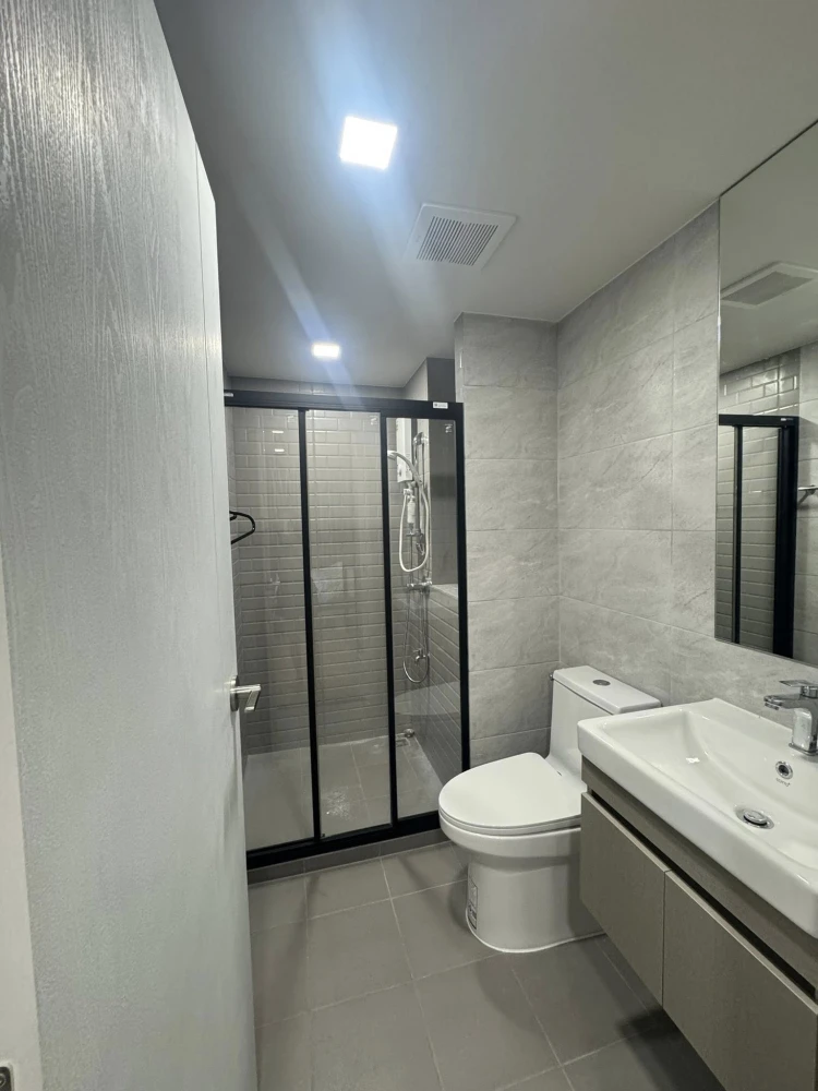 For rent: Atmoz Flow Minburi, ready to move in, fully furnished, complete amenities. Book now, don't miss out!