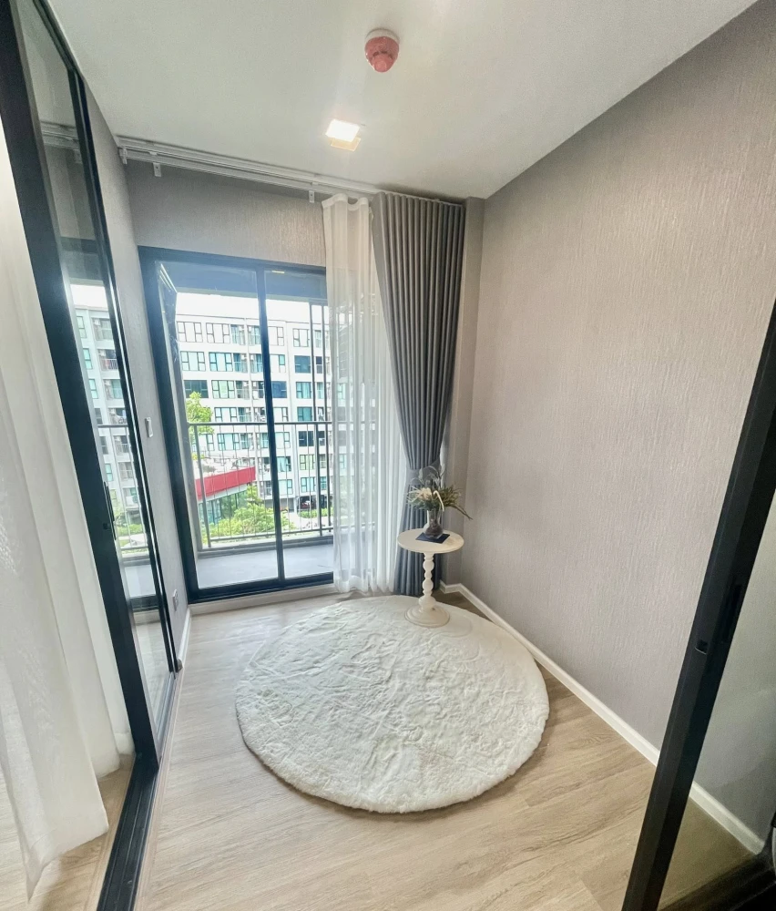 For rent: Atmoz Flow Minburi, a room decorated in a luxurious and expensive style, good location, complete facilities, fully furnished, don't miss it.