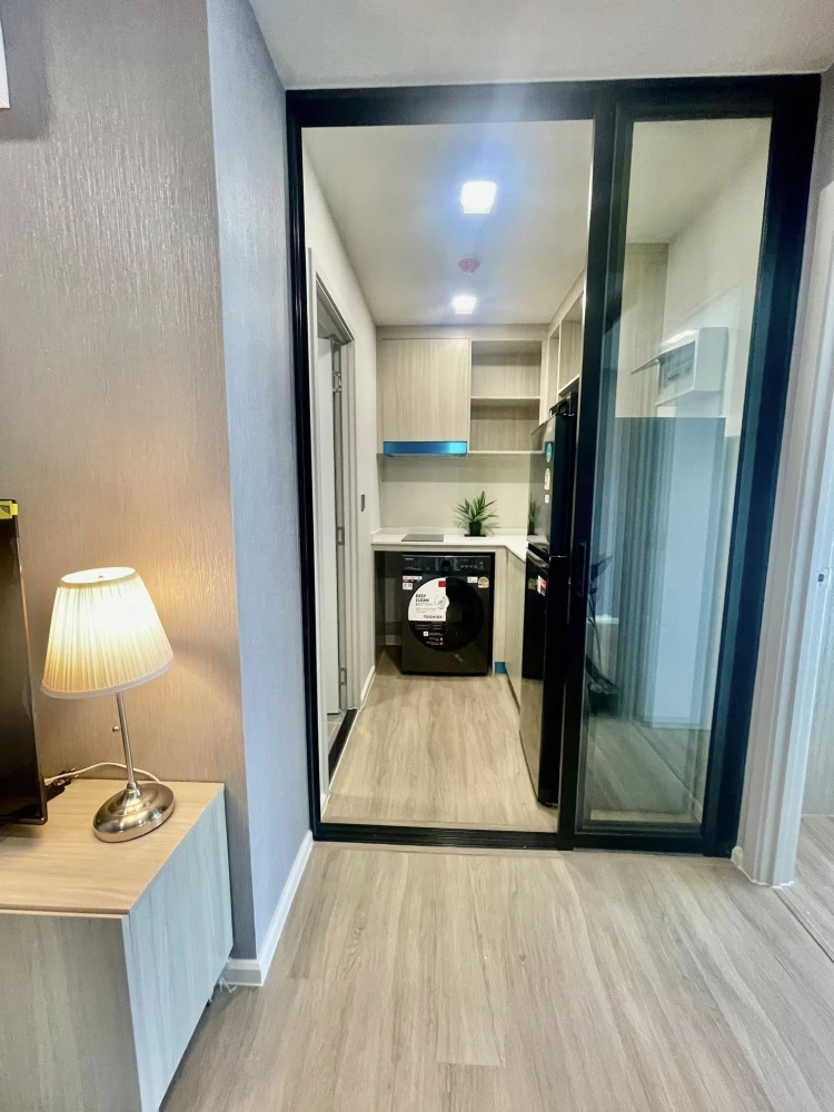 For rent: Atmoz Flow Minburi, a room decorated in a luxurious and expensive style, good location, complete facilities, fully furnished, don't miss it.