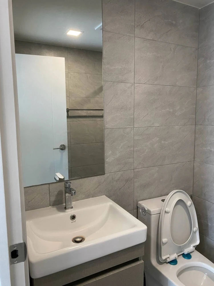 For Rent: Atmoz Flow Minburi. Fully furnished and equipped with all appliances. The project offers extensive facilities—book now!