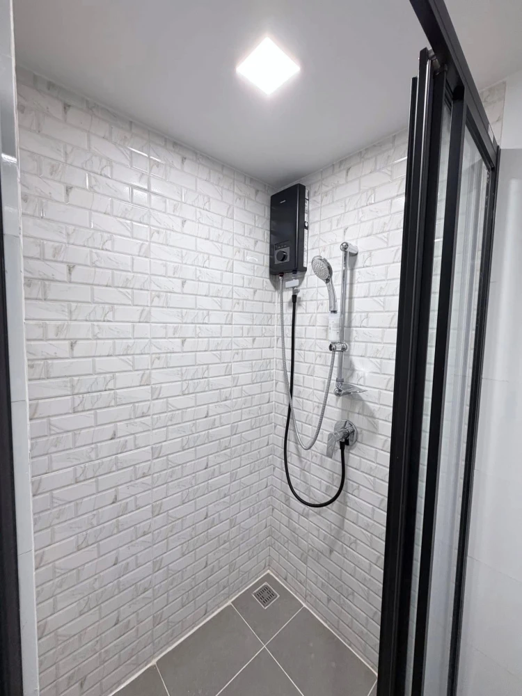 For rent: Atmoz Kanaal Rangsit, 3rd floor. A lovely, fully furnished unit. Book now!