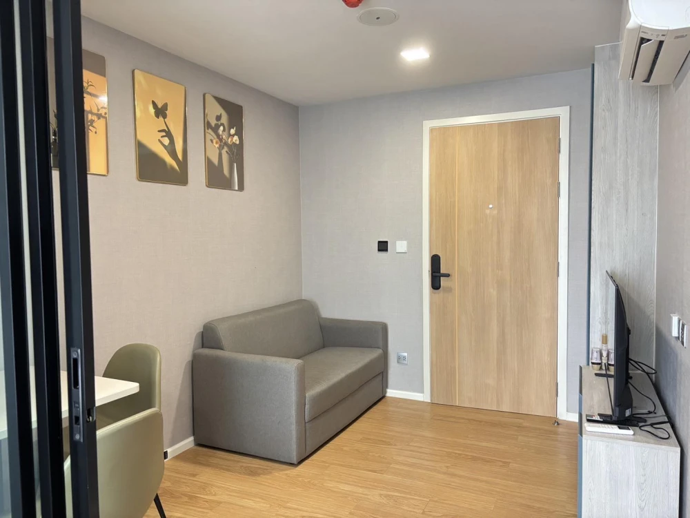 For rent: Atmoz Kanaal Rangsit, 6th floor, outside view, partitioned room, fully furnished, nice to live in. If you don't book, you'll miss out.