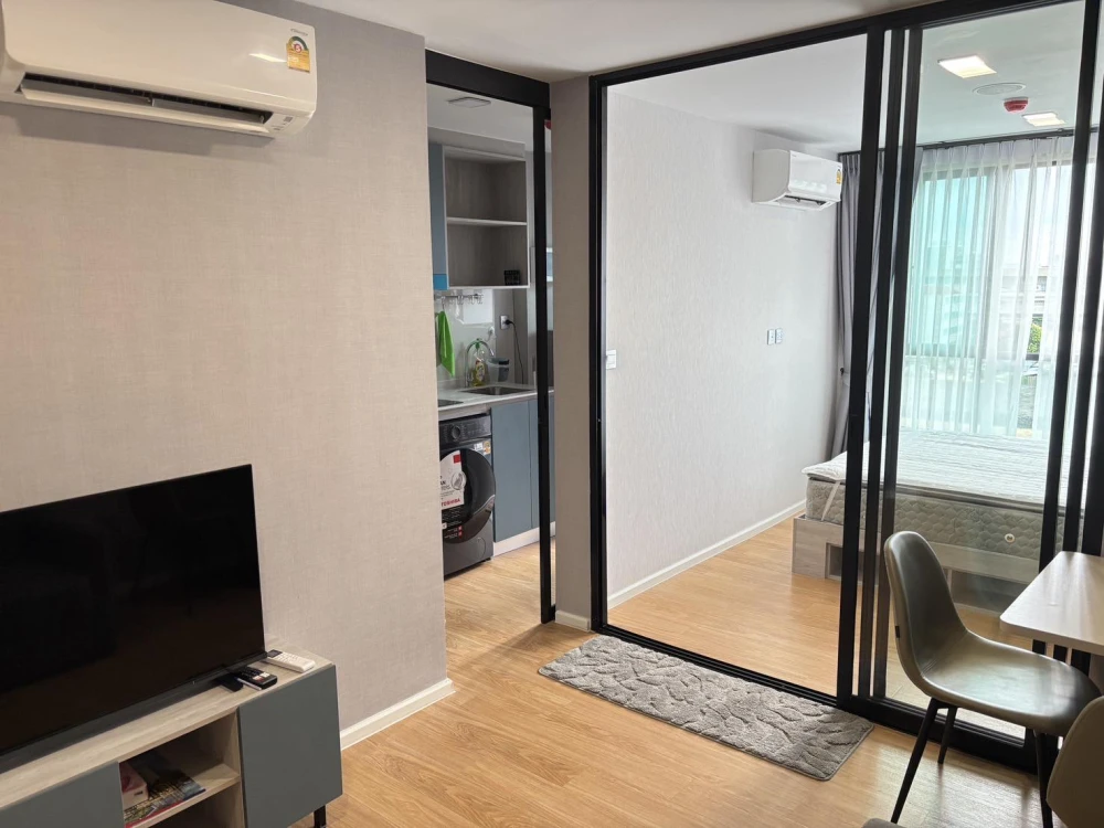 For rent: Atmoz Kanaal Rangsit, 6th floor, outside view, partitioned room, fully furnished, nice to live in. If you don't book, you'll miss out.