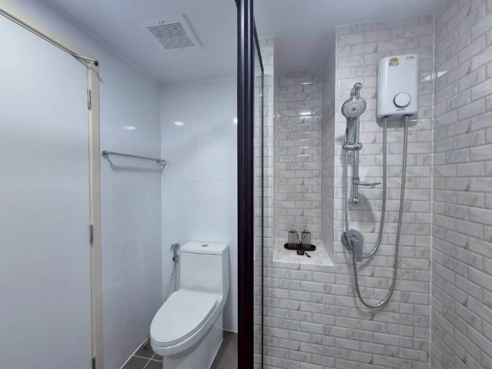 For rent: Atmoz Kanaal Rangsit, 6th floor. Beautifully furnished and ready to move in. Book now!