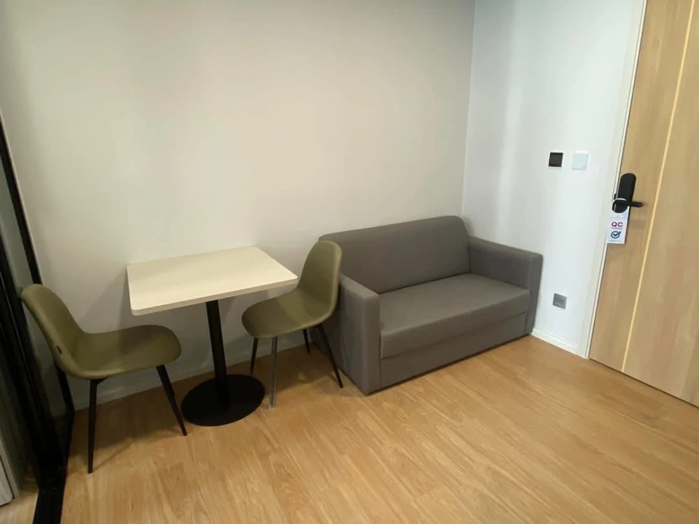 For rent: Atmoz Kanaal Rangsit, 6th floor, fully furnished room, ready to move in. If interested, hurry and reserve now. Don't wait.