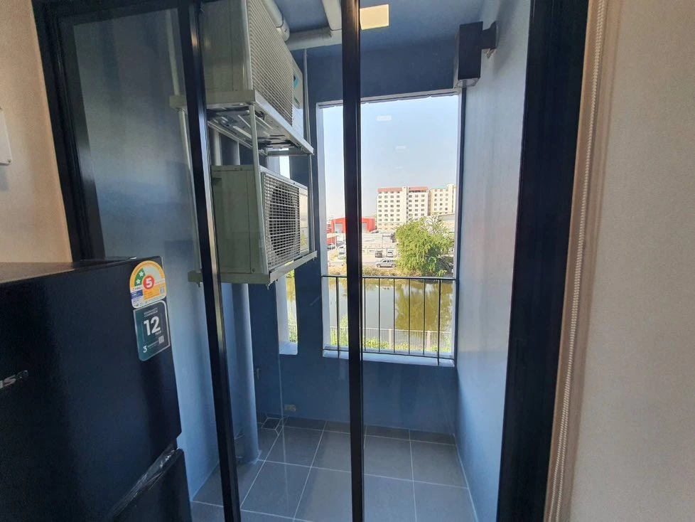 For rent: Atmoz Kanaal Rangsit, riverside view, canal view, complete with electrical appliances, just bring your own luggage and move in.