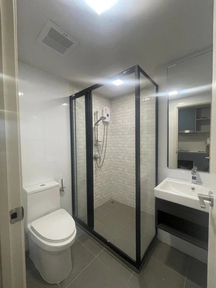 For rent: Atmoz Kanaal Rangsit, Studio room, view of the Red Line, furniture and appliances, book now.