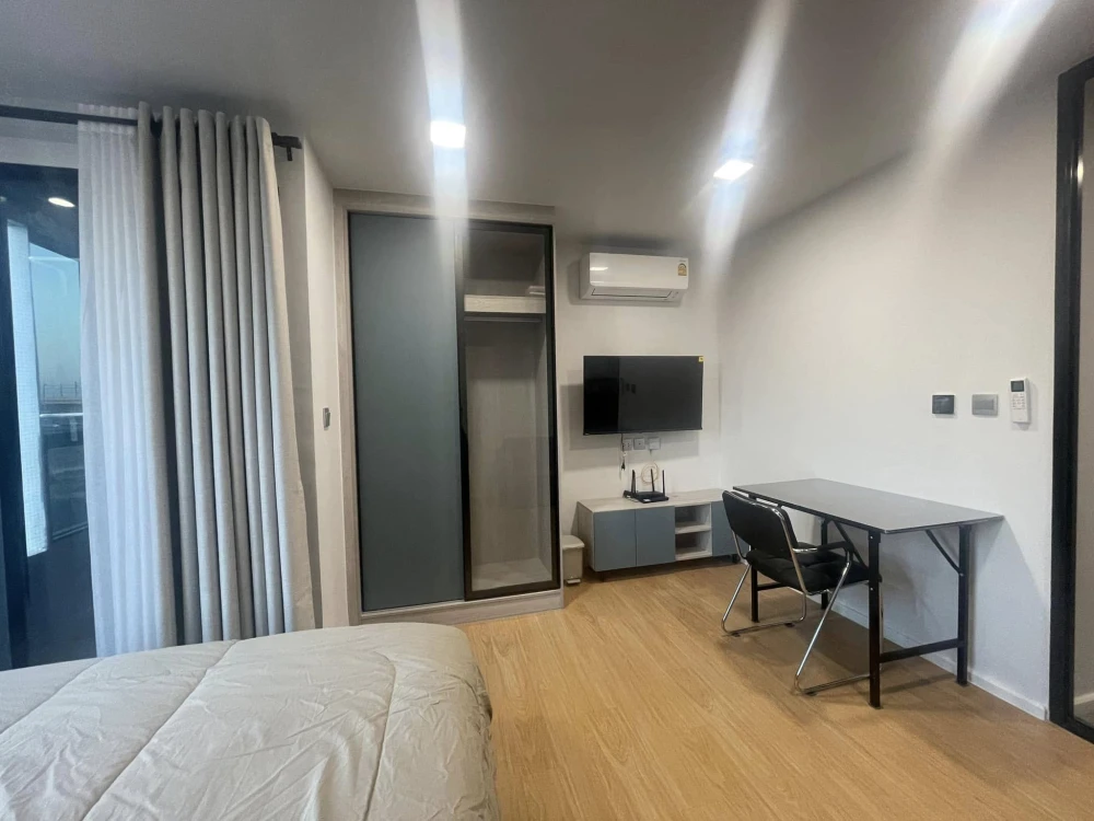For rent: Atmoz Kanaal Rangsit, Studio room, view of the Red Line, furniture and appliances, book now.