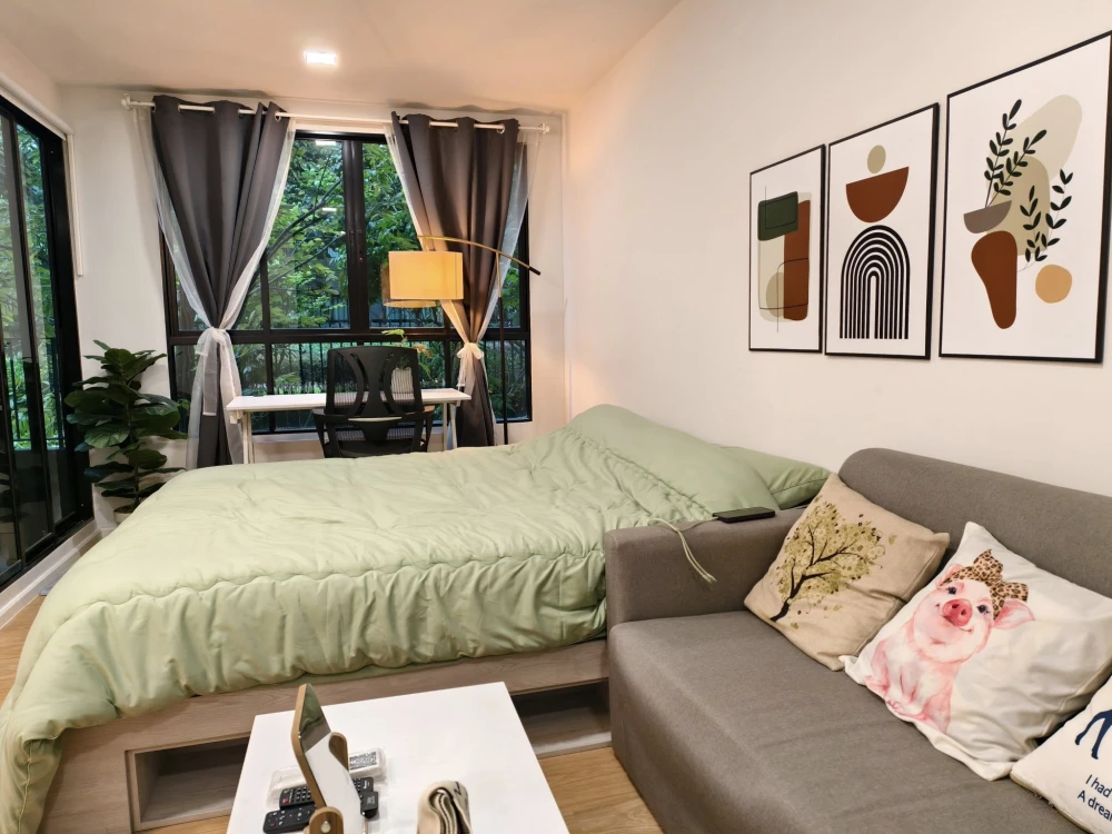For rent: Atmoz Kanaal Rangsit, 2nd floor room, beautifully decorated in a cool tone, with a view of the beautiful garden. Reserve now!