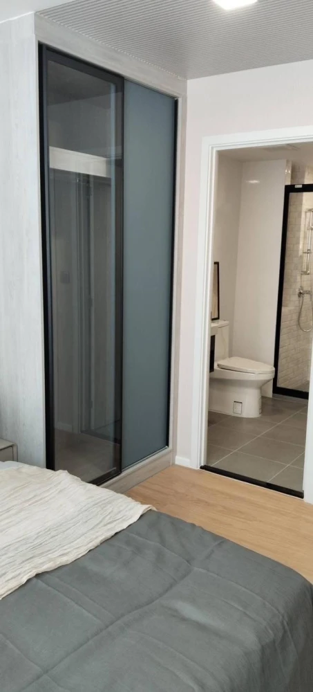 For rent: Atmoz Kanaal Rangsit, 2nd floor unit. Beautifully decorated with a stunning, coordinated theme. Fully furnished. Book now!