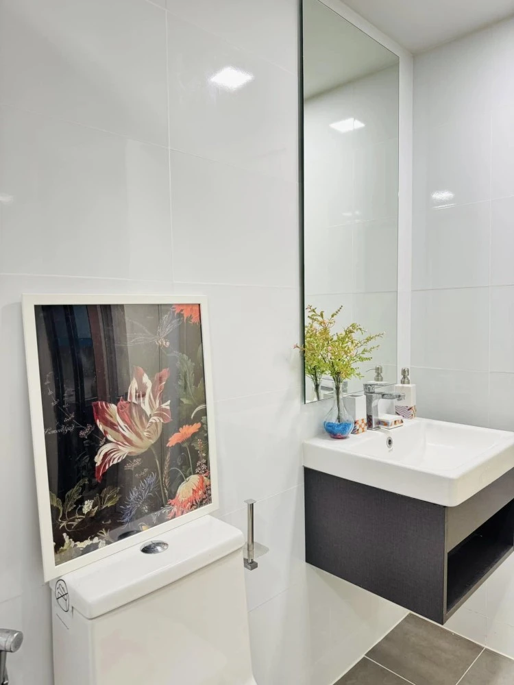 For rent Atmoz Kanaal Rangsit, a nice room, complete with furniture and appliances, affordable price. You must hurry to reserve.