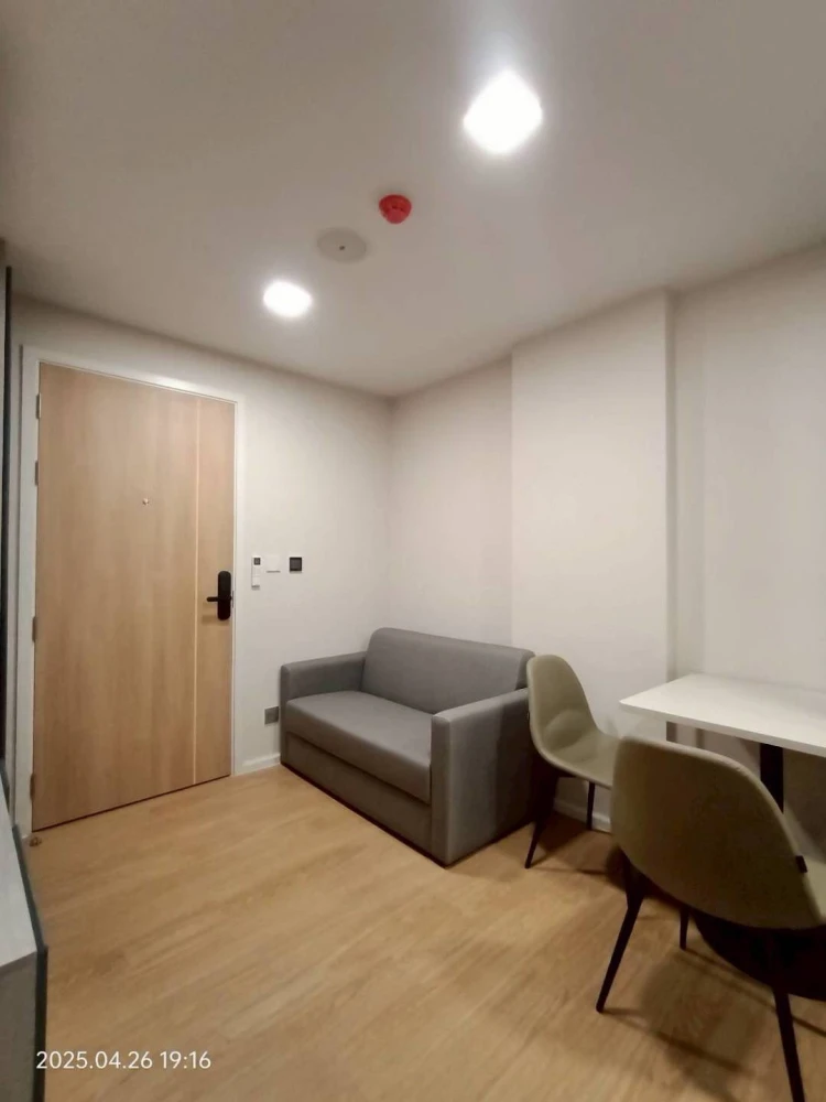 For rent: Atmoz Kanaal Rangsit, Building C, 7th floor, size 26 square meters, complete with furniture. Hurry and grab it now!