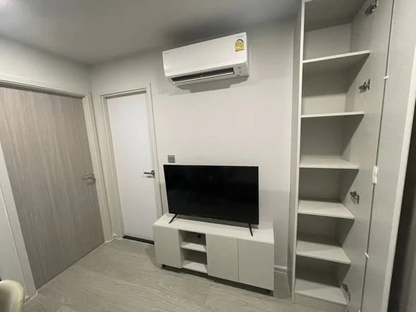 For rent: Atmoz Oasis Onnut, 8th floor, nice room, partitioned, fully furnished. Book now!