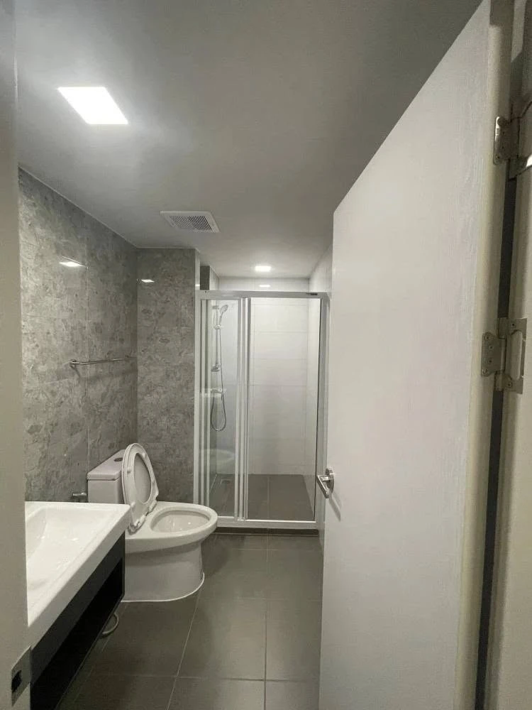 For rent: Atmoz Oasis Onnut, 8th floor, nice room, partitioned, fully furnished. Book now!
