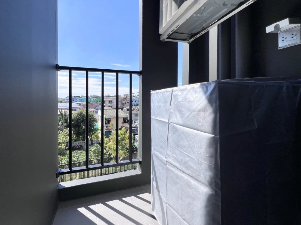 For rent: Atmoz Oasis Onnut, a lovely room with complete furniture and amenities. Reserve now before it's too late!