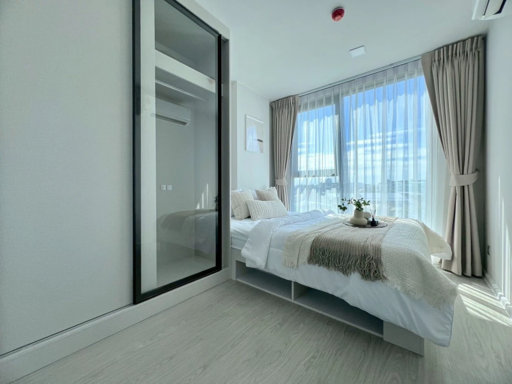 For rent: Atmoz Oasis Onnut, a lovely room with complete furniture and amenities. Reserve now before it's too late!