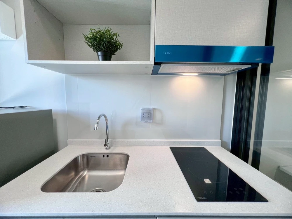 For rent: Atmoz Oasis Onnut, a lovely room with complete furniture and amenities. Reserve now before it's too late!