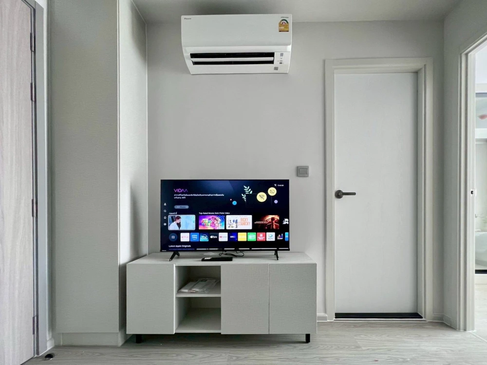 For rent: Atmoz Oasis Onnut, a lovely room with complete furniture and amenities. Reserve now before it's too late!