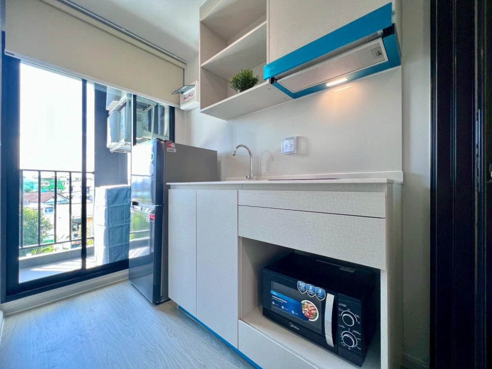 For rent: Atmoz Oasis Onnut, a lovely room with complete furniture and amenities. Reserve now before it's too late!