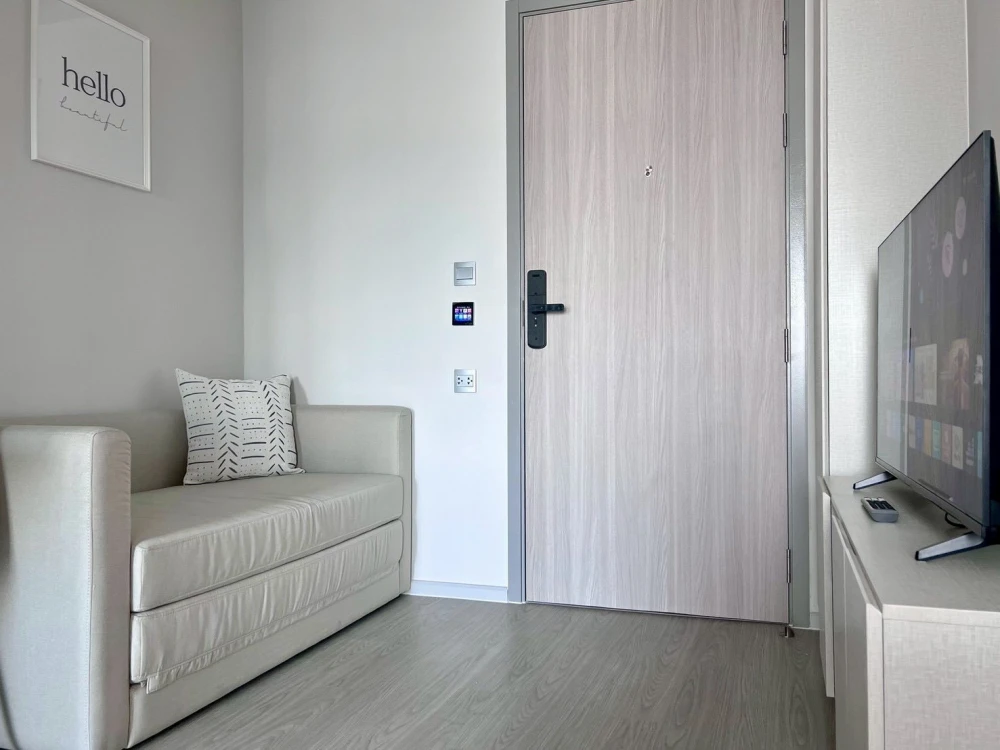 For rent: Atmoz Oasis Onnut, a lovely room with complete furniture and amenities. Reserve now before it's too late!