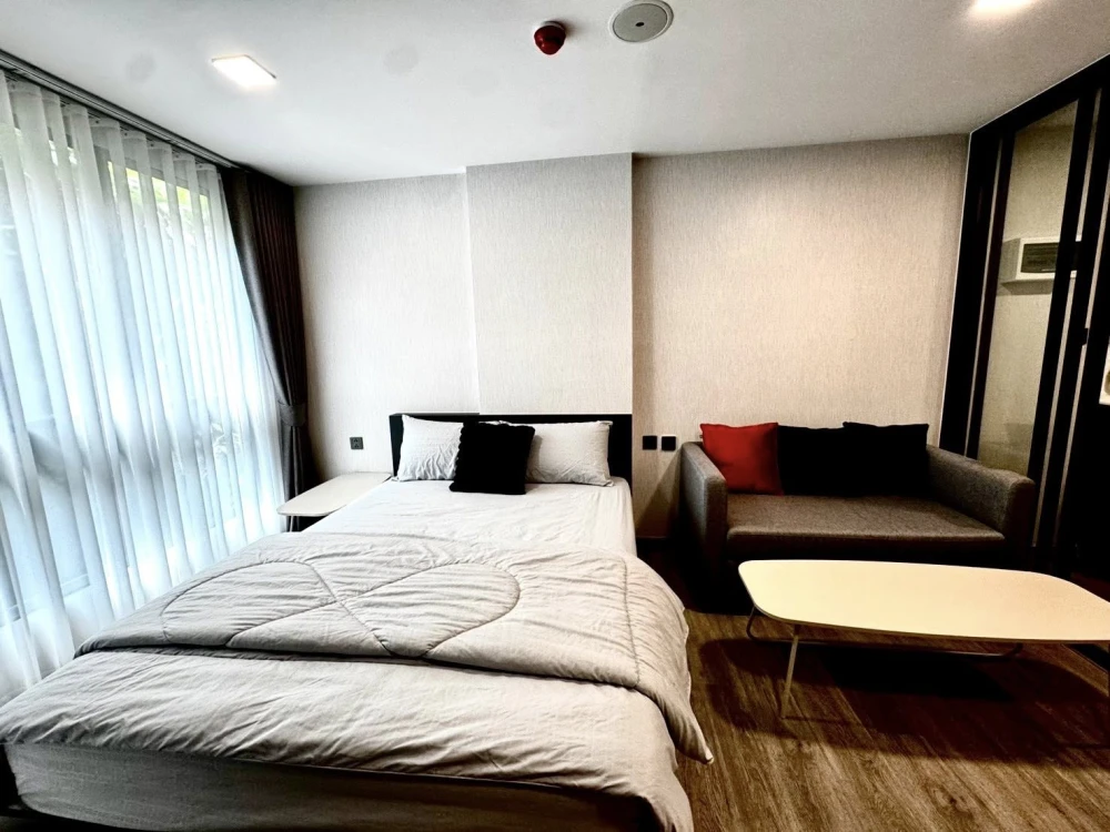 For rent: ATMOZ Palacio Ladprao-Wanghin. Fully furnished and ready to move in. Complete premium appliances. Don't miss out!