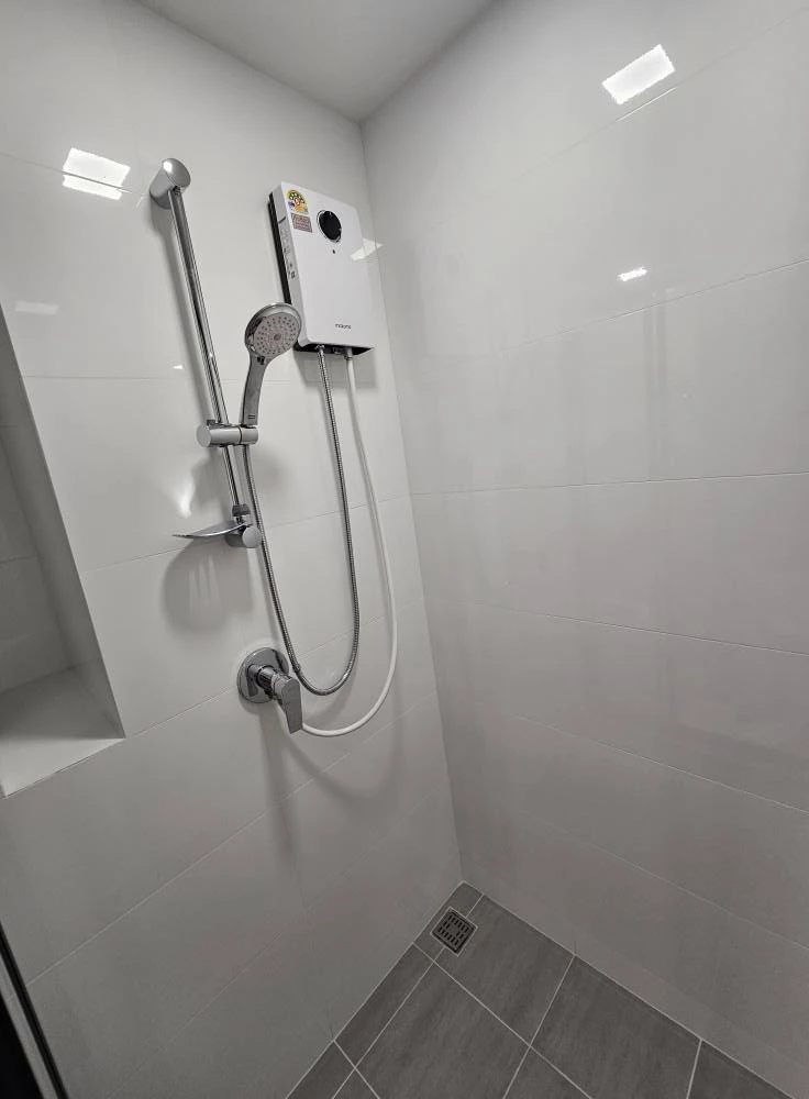 For rent: Atmoz Palacio Lat Phrao Wang Hin, 1 bed plus, 5th floor, swimming pool view, garden view, very good breeze, come and reserve now, don't dela