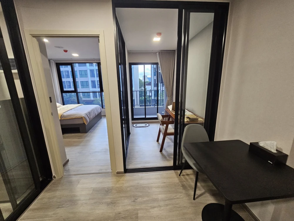 For rent: Atmoz Palacio Lat Phrao Wang Hin, 1 bed plus, 5th floor, swimming pool view, garden view, very good breeze, come and reserve now, don't dela